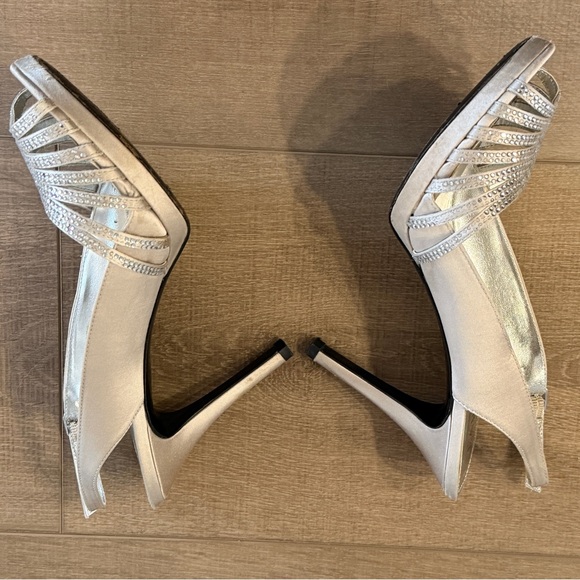 Lauren Ralph Lauren Silver Rhinestone Stilettos Slingback Women 8.5 Shoe Read - Picture 7 of 16